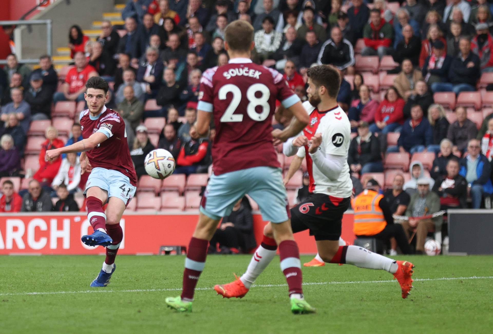 Southampton FC v West Ham United - Premier League