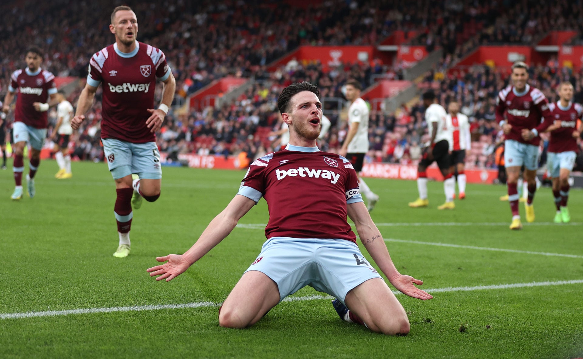 Southampton FC v West Ham United - Premier League