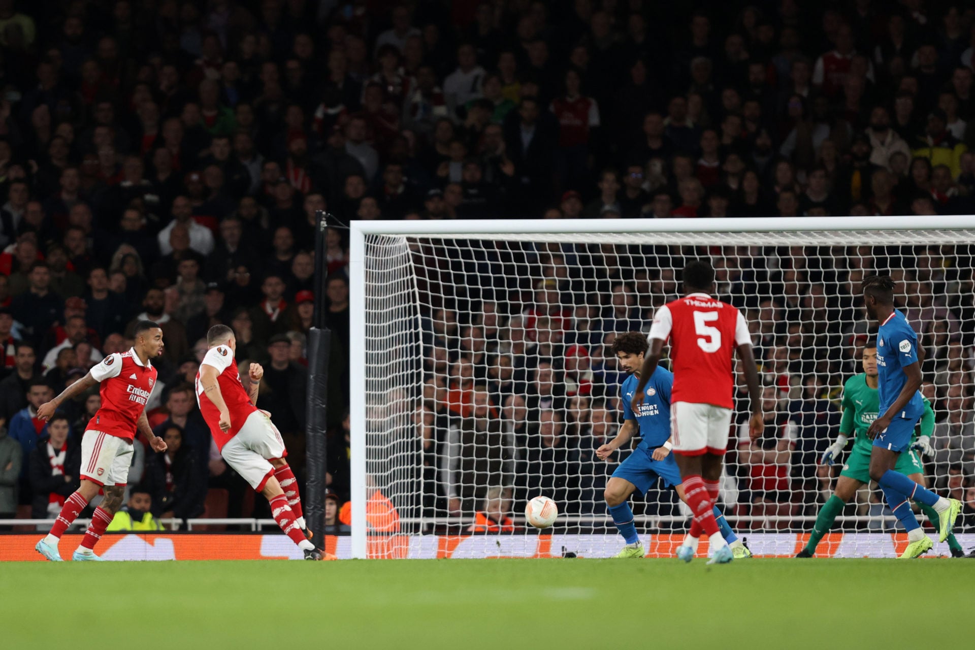 Xhaka right foot goal