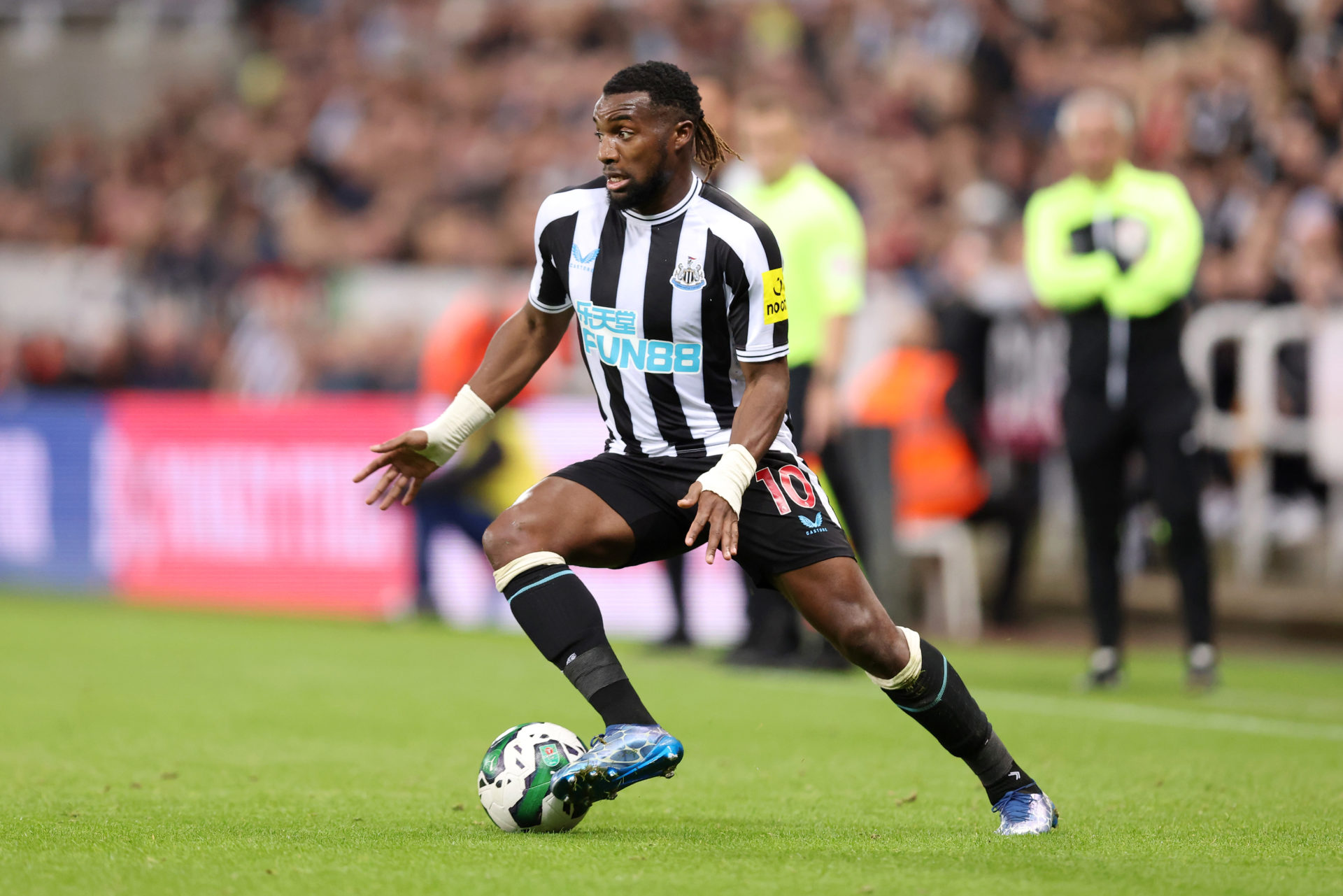 Newcastle United v Crystal Palace - Carabao Cup Third Round