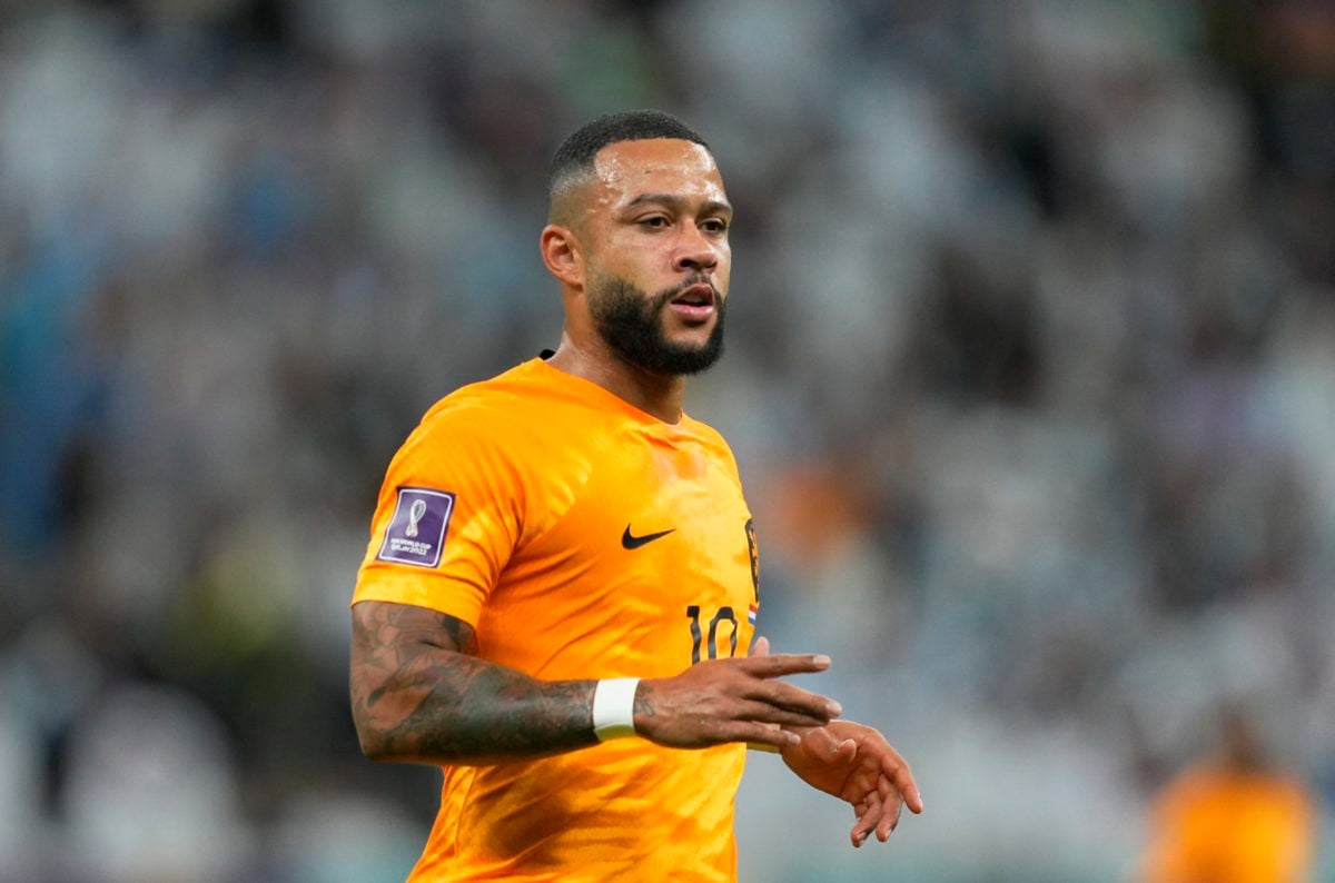 Report: Newcastle offered Memphis Depay - and talks are imminent