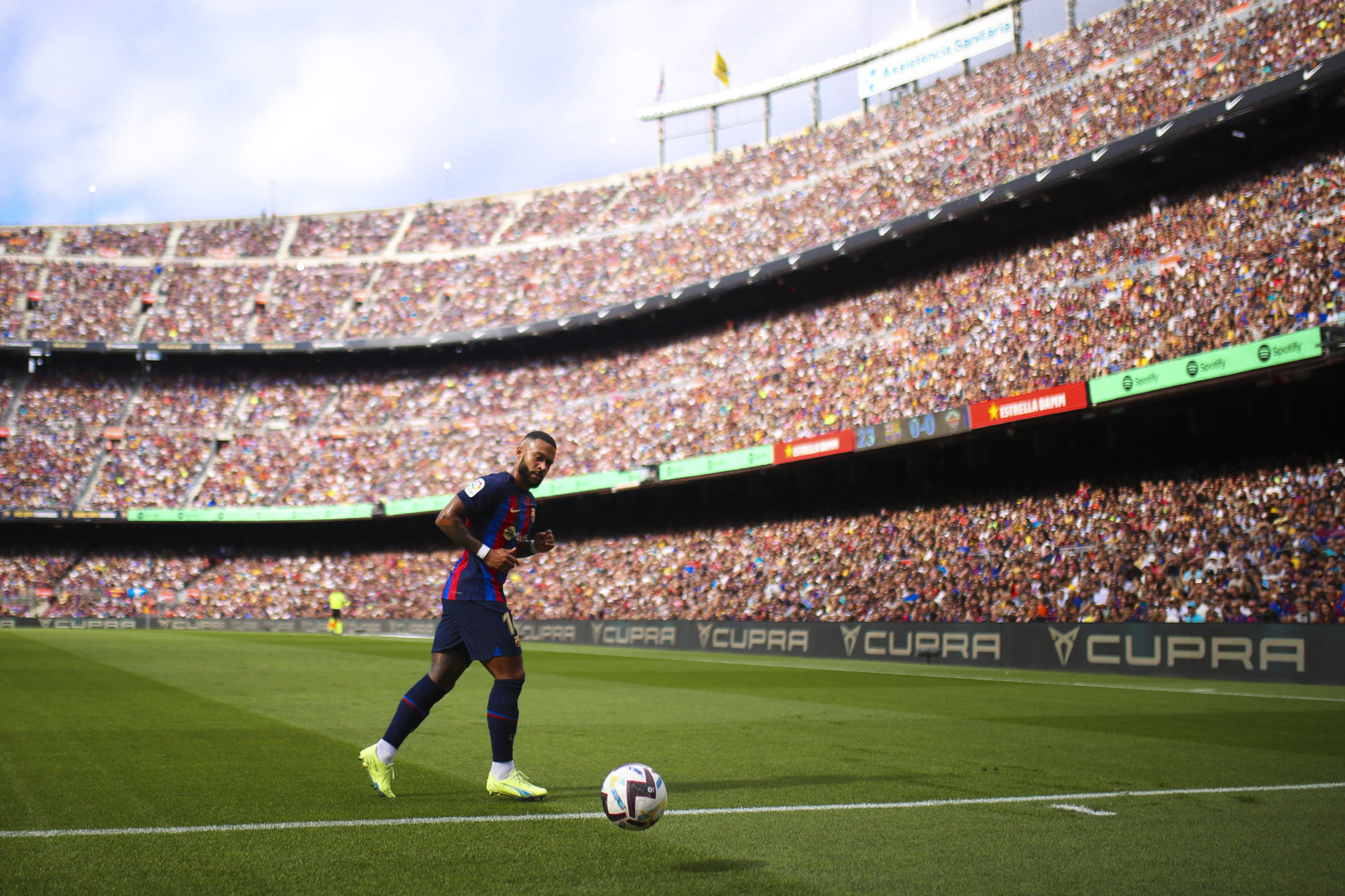 FC Barcelona v Elche CF - LaLiga Santander