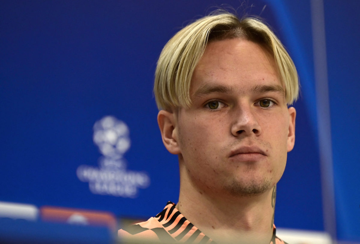 ‘Bring it on': Shakhtar Donetsk send out image featuring Mykhaylo Mudryk on Twitter as Arsenal close in