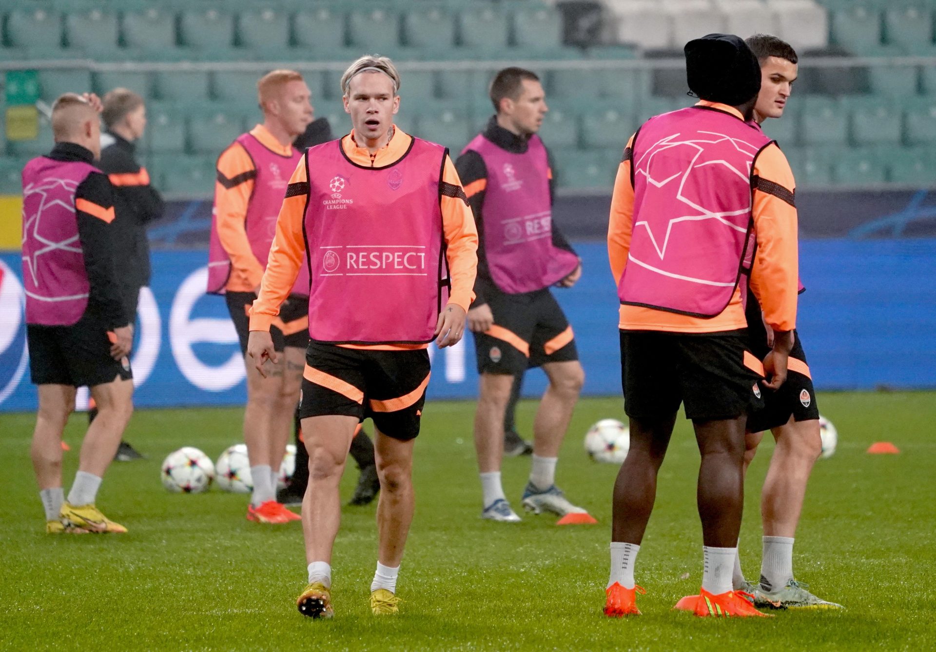 FBL-EUR-C1-SHAKHTAR DONETSK-TRAINING
