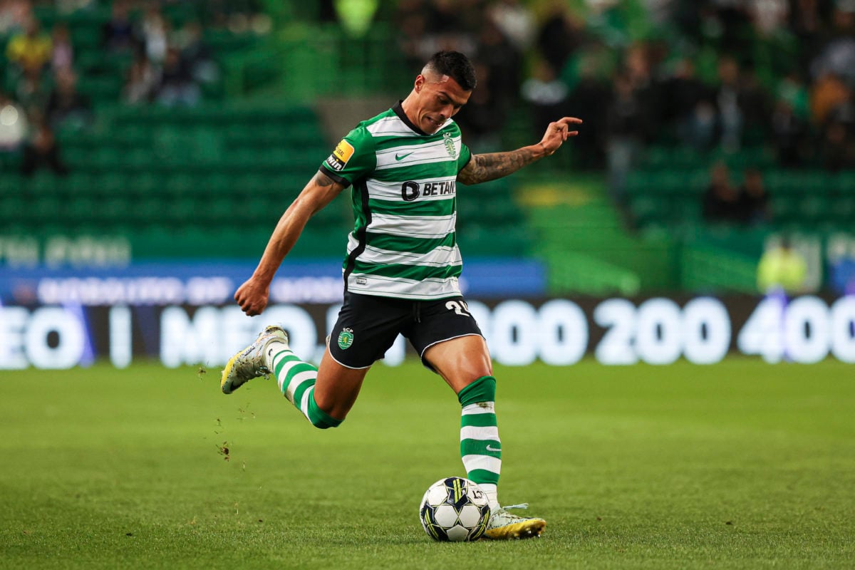At a sporting match. Тоттенхэм – Спортинг. Pedro Porro Tottenham. Педро порро Тоттенхэм. Futbolchilar.