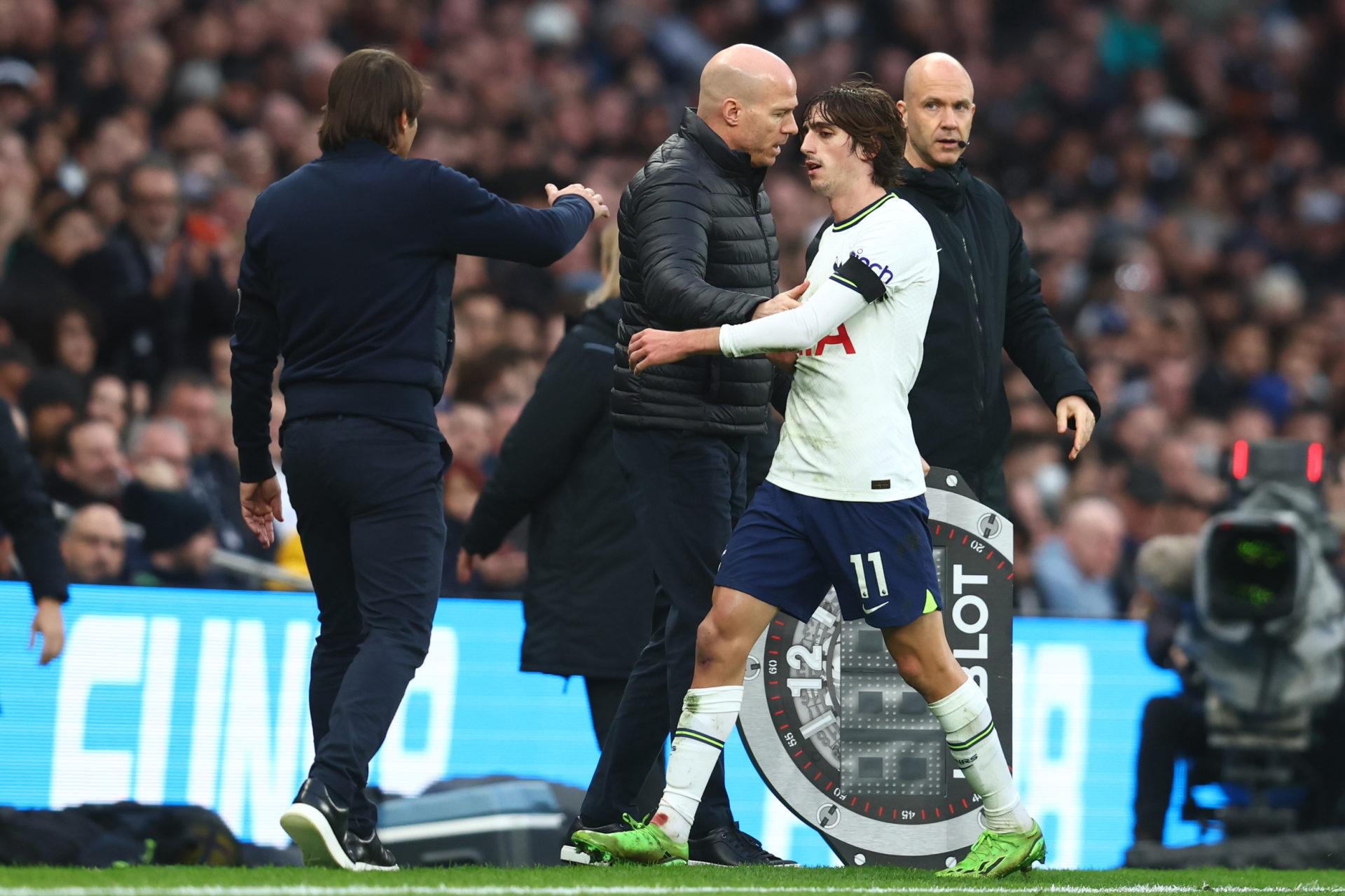 Tottenham Hotspur v Aston Villa - Premier League