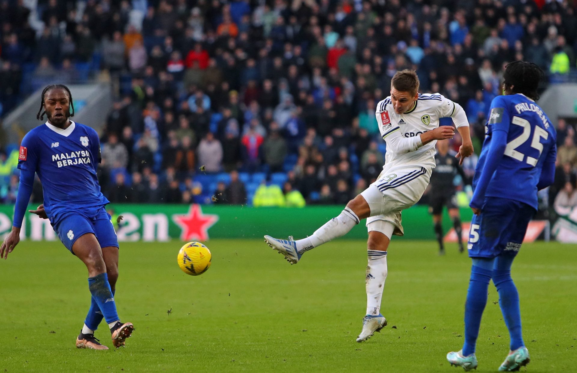 FBL-ENG-FACUP-CARDIFF-LEEDS