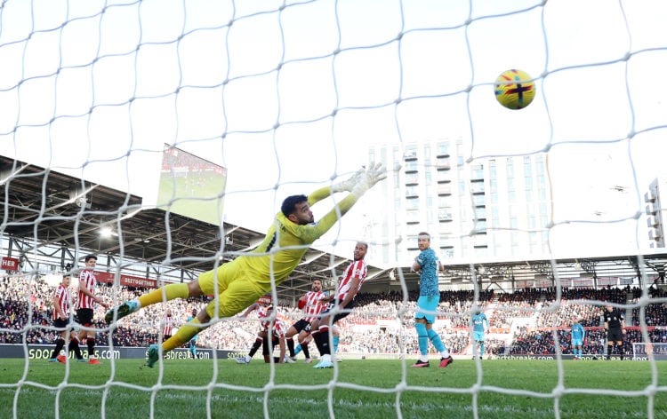 Report: Tottenham, Chelsea and Manchester United want Brentford's David Raya