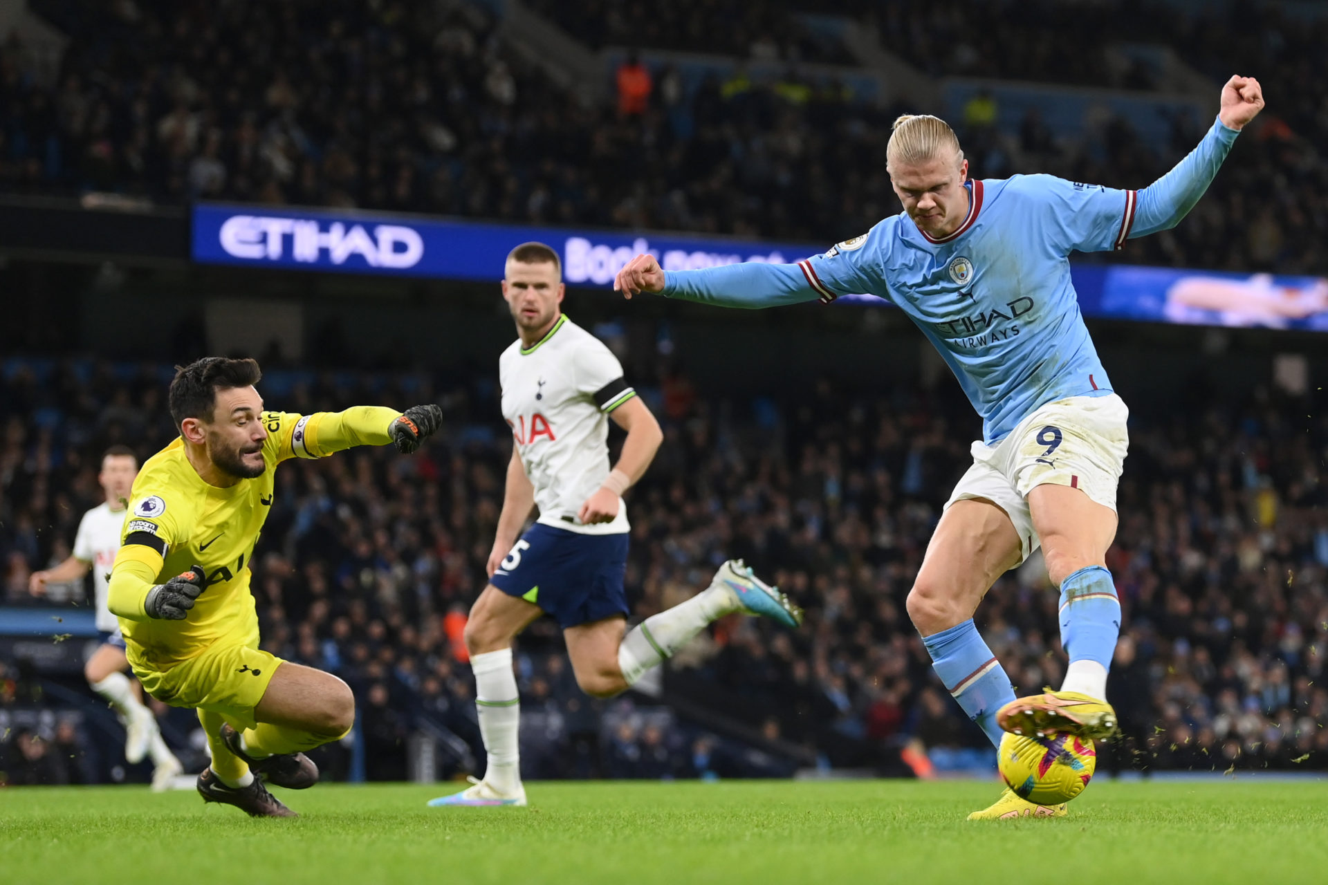 Manchester City v Tottenham Hotspur - Premier League