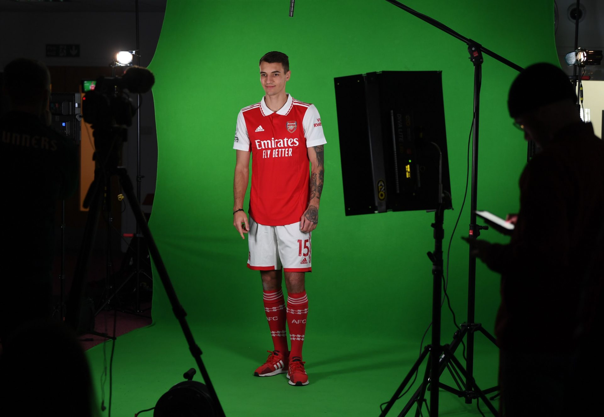 Arsenal Unveil New Signing