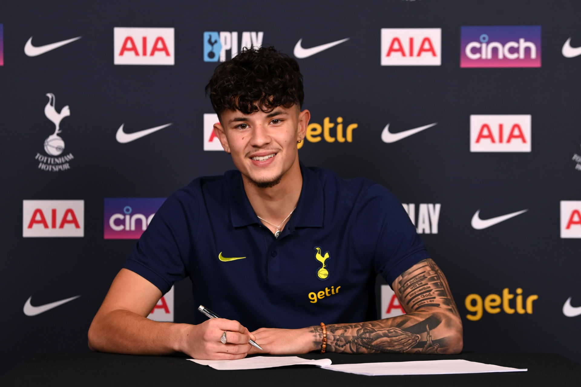 Jude Soonsup-Bell Signs For Tottenham Hotspur
