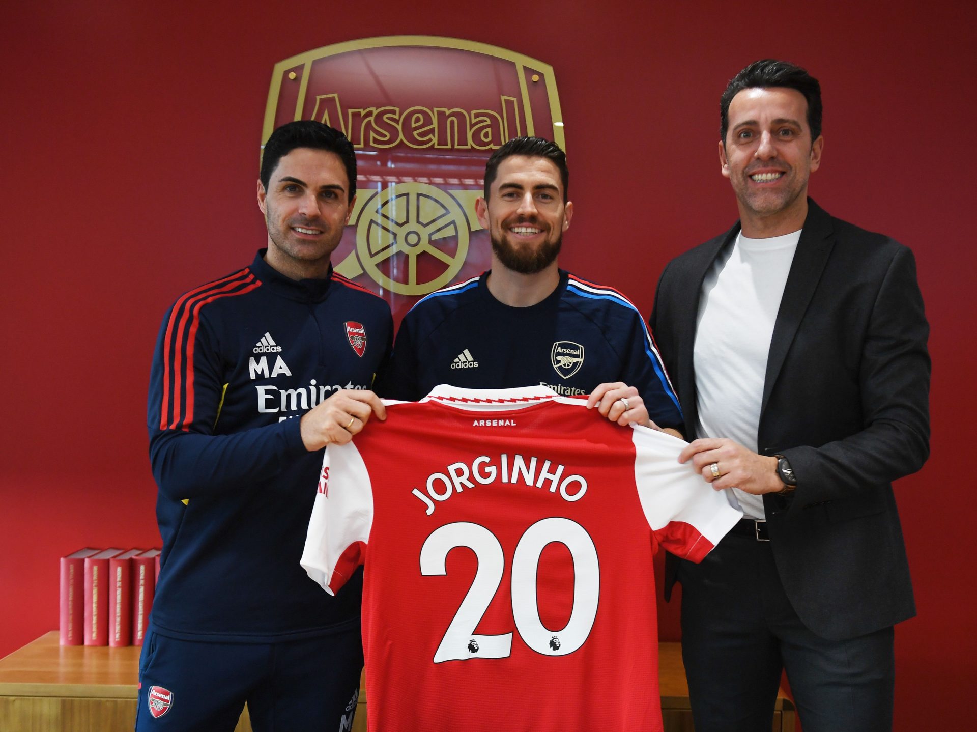 Arsenal Unveil New Signing