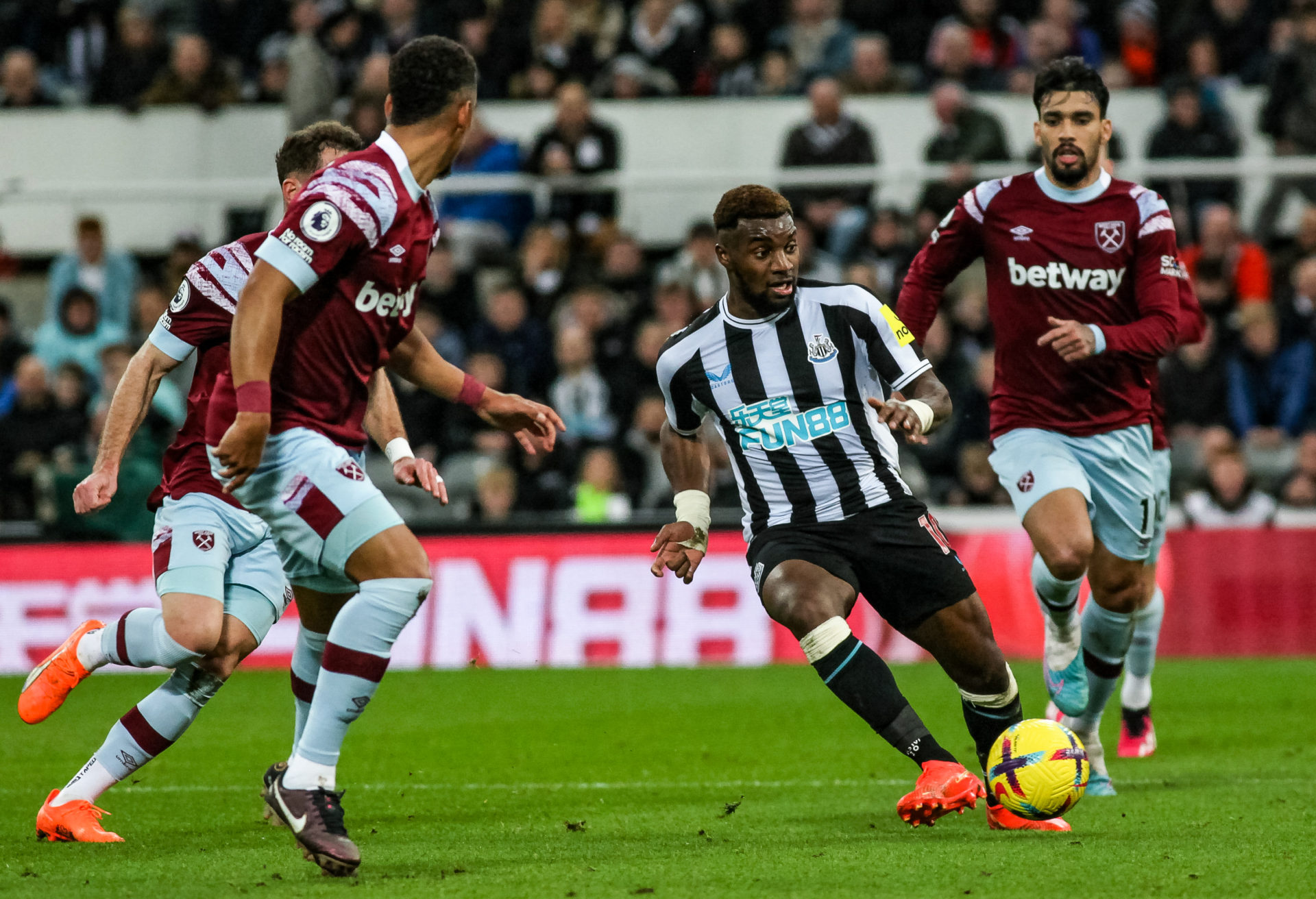 Newcastle United v West Ham United - Premier League