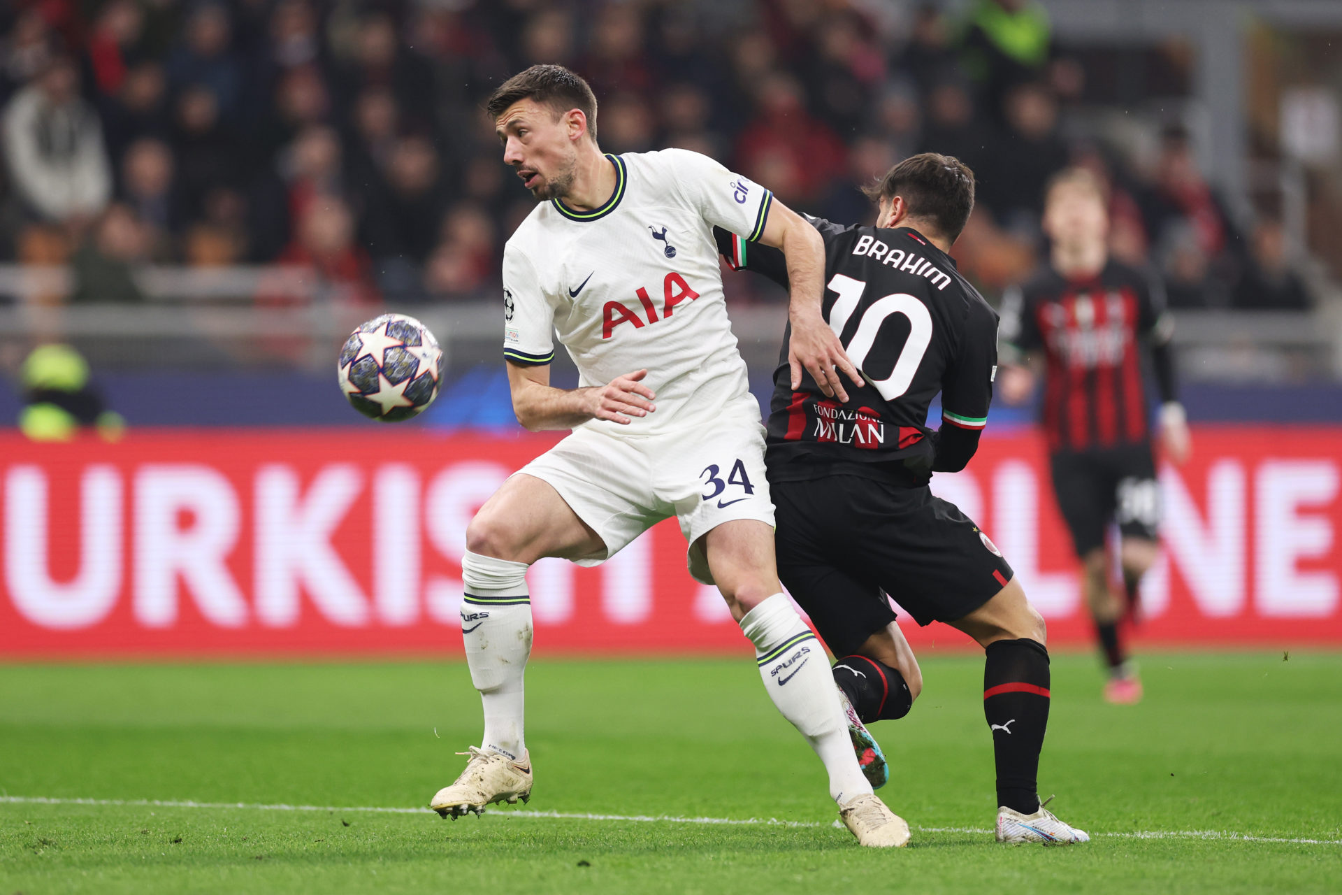 AC Milan v Tottenham Hotspur: Round of 16 Leg One - UEFA Champions League