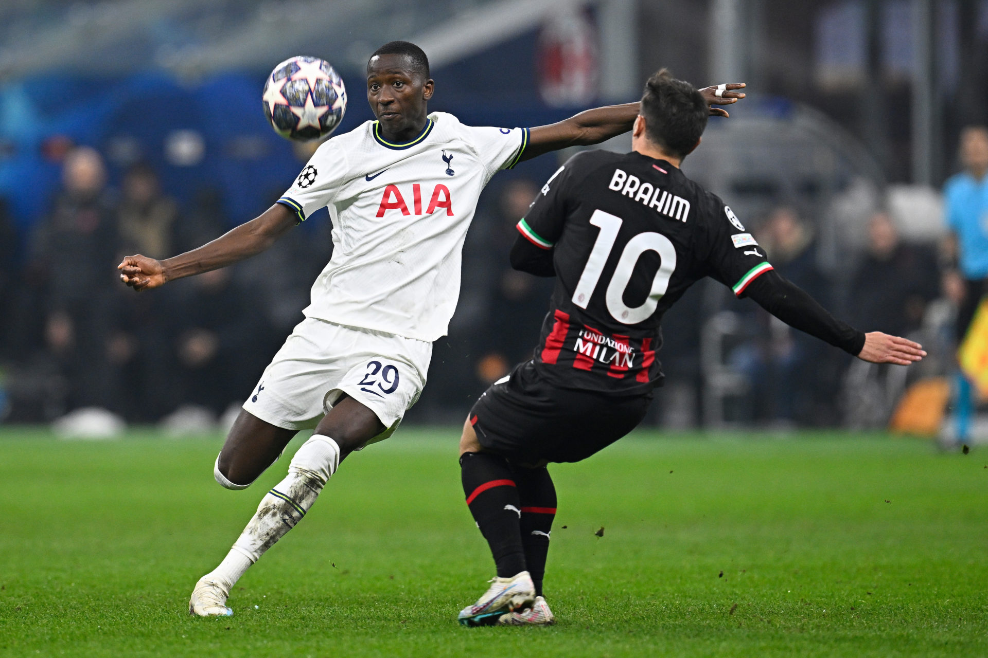 AC Milan v Tottenham Hotspur: Round of 16 Leg One - UEFA Champions League