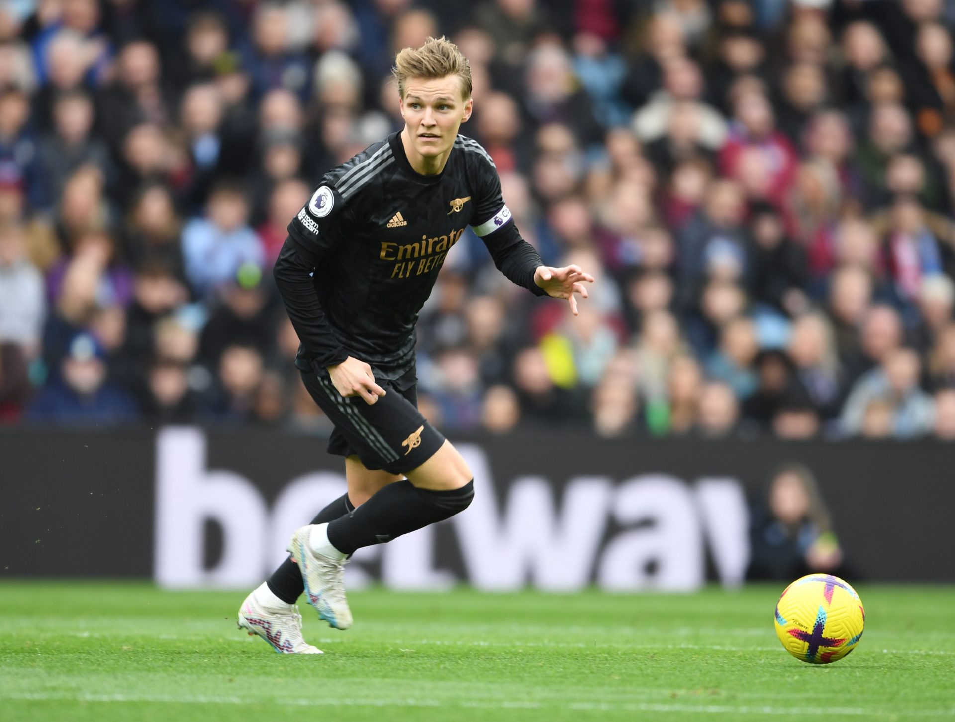 Aston Villa v Arsenal FC - Premier League