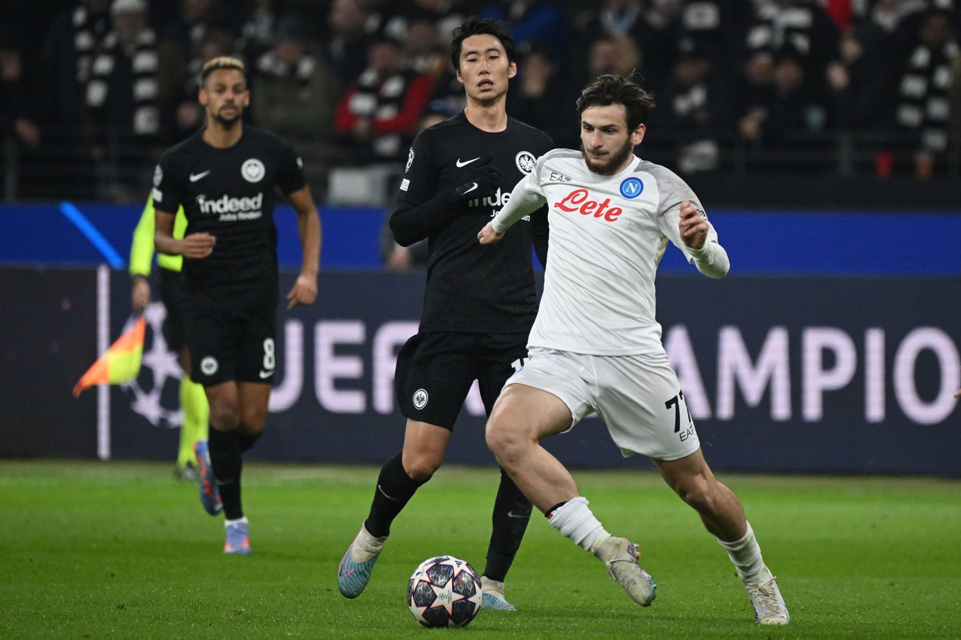 Eintracht Frankfurt v SSC Napoli: Round of 16 Leg One - UEFA Champions League
