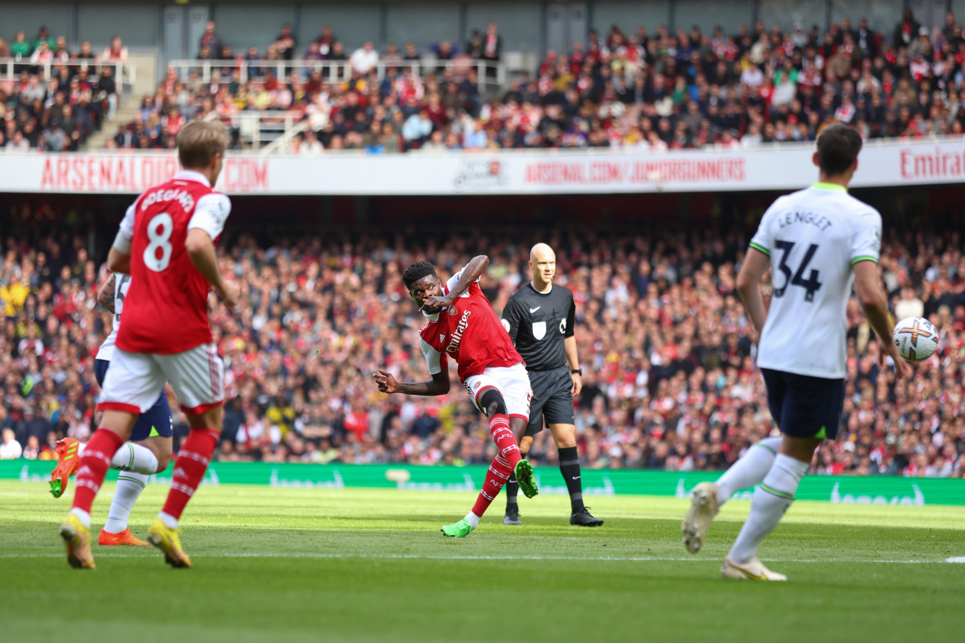 Arsenal FC v Tottenham Hotspur - Premier League