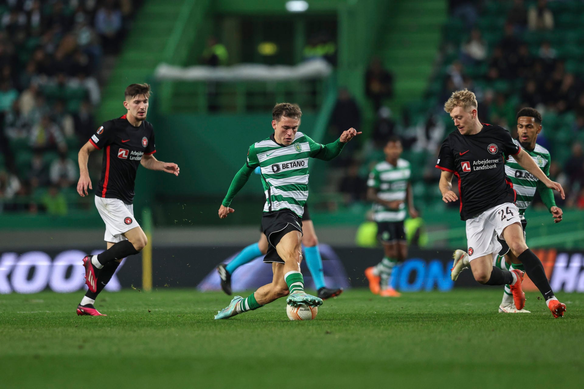 Sporting CP v FC Midtjylland: Knockout Round Play-Off Leg One - UEFA Europa League