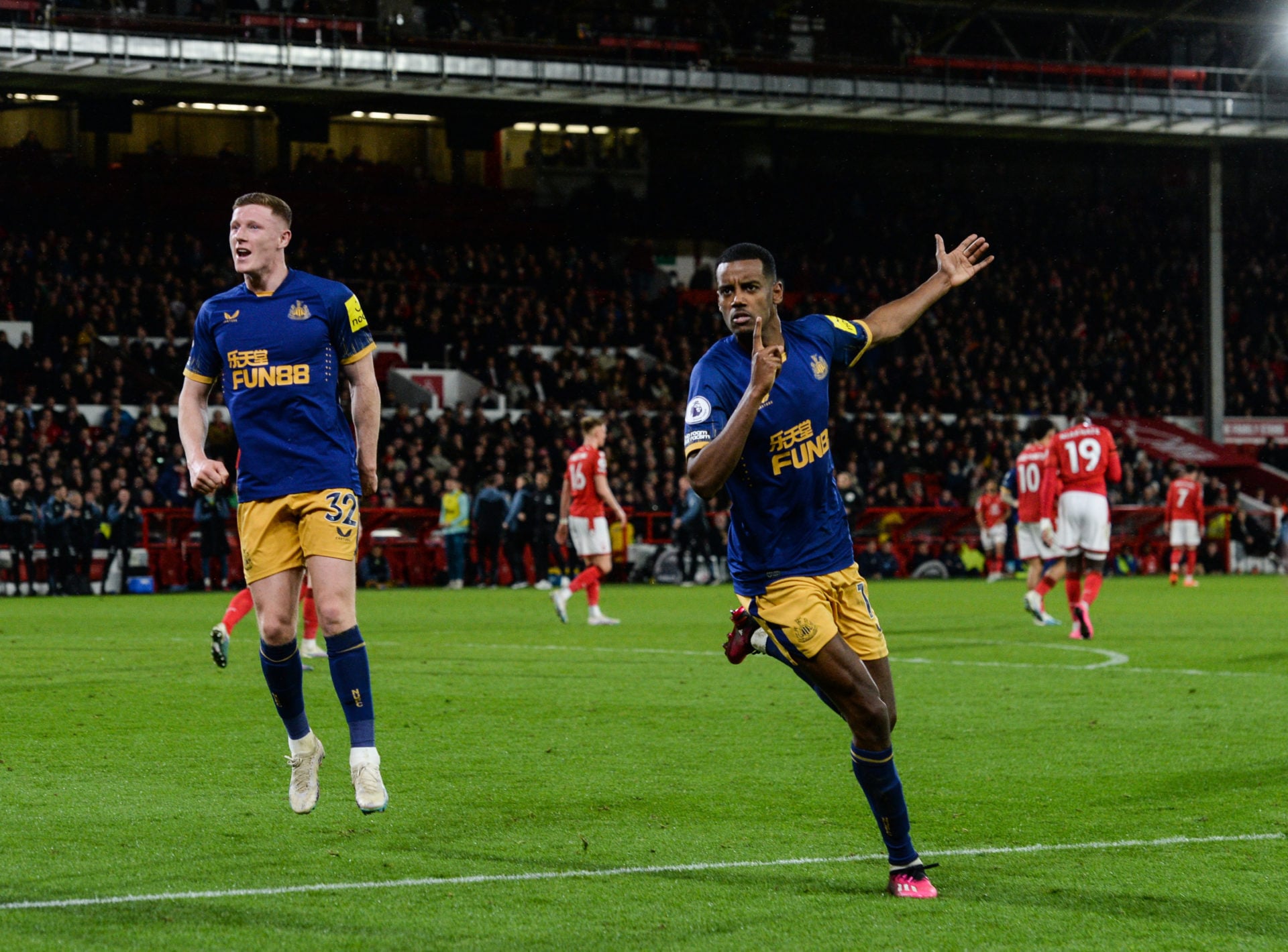 Nottingham Forest v Newcastle United - Premier League