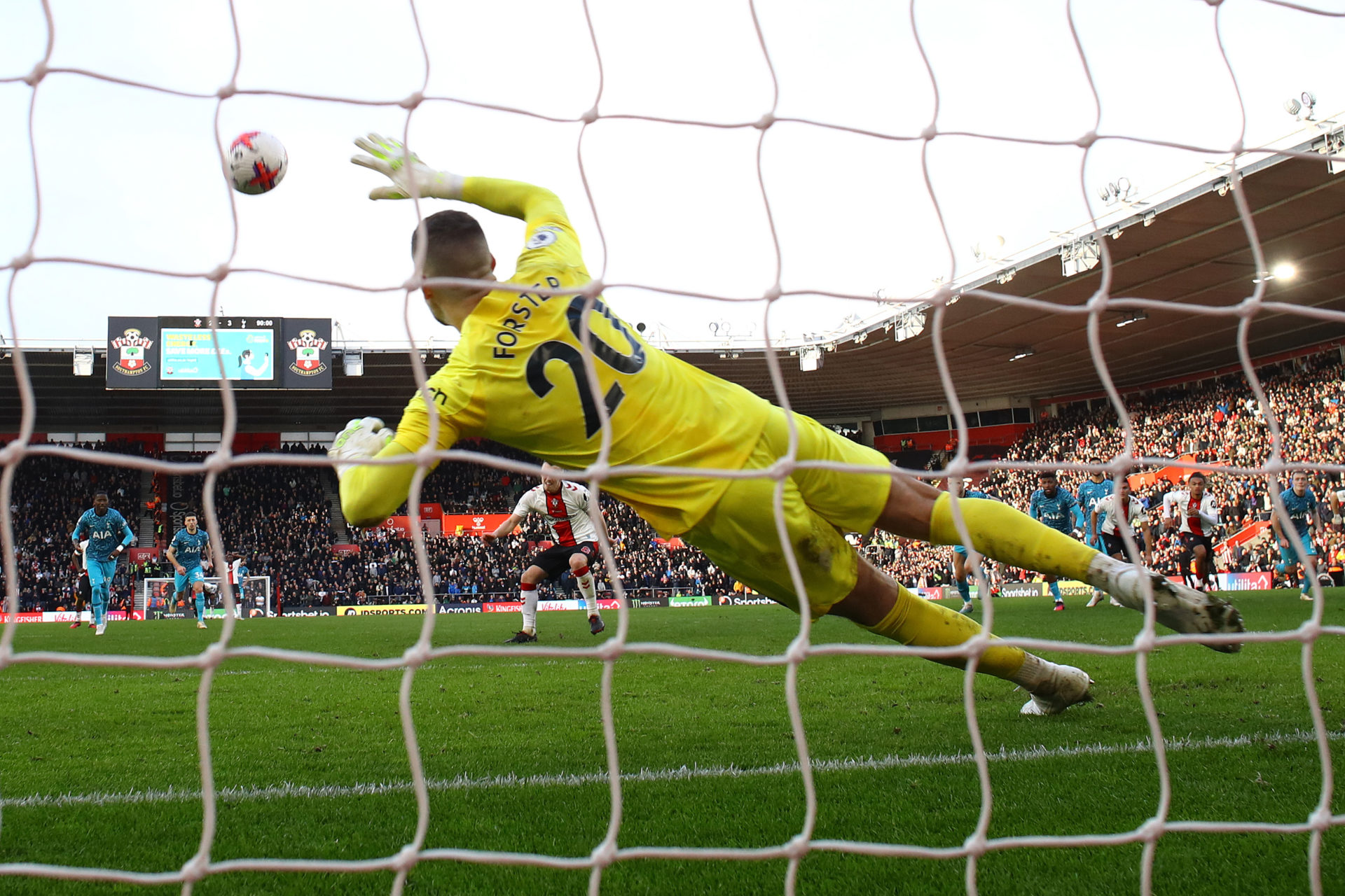 Southampton FC v Tottenham Hotspur - Premier League