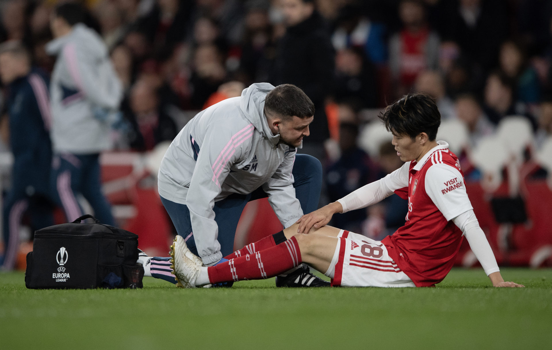 Takehiro Tomiyasu forced off injured in huge blow for Arsenal during clash  with Newcastle