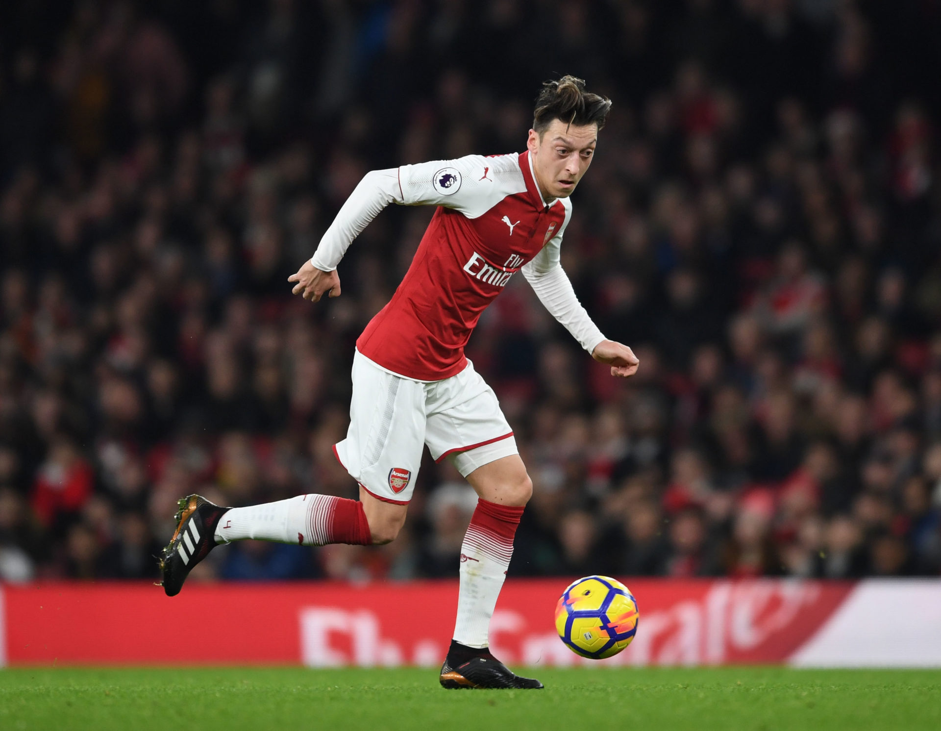Bukayo Saka Mesut Ozil