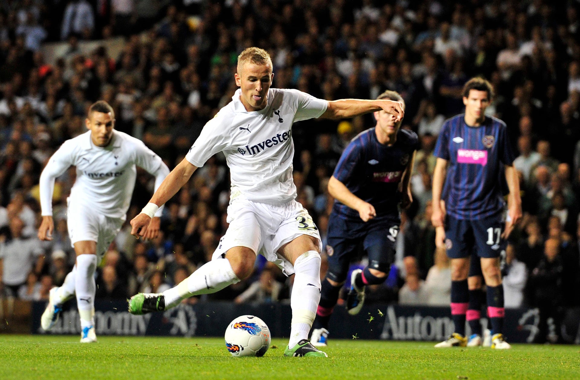 Tottenham Hotspur's English striker Harr