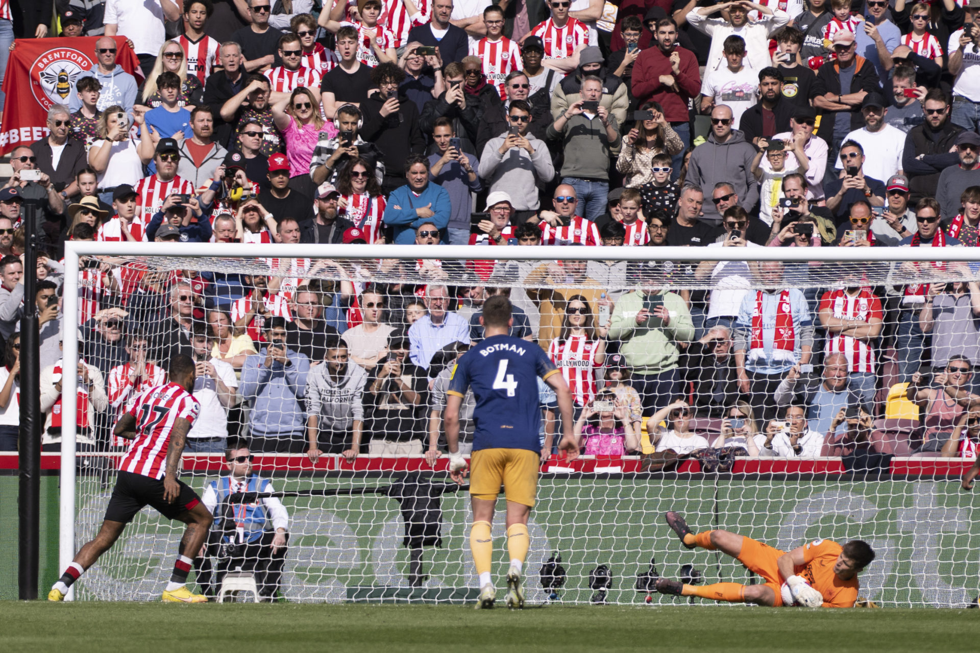 Brentford FC v Newcastle United - Premier League