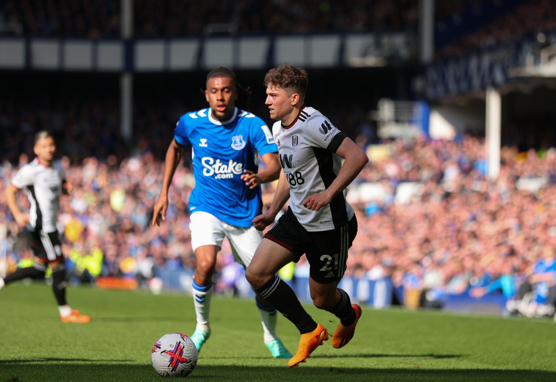 Everton FC v Fulham FC - Premier League