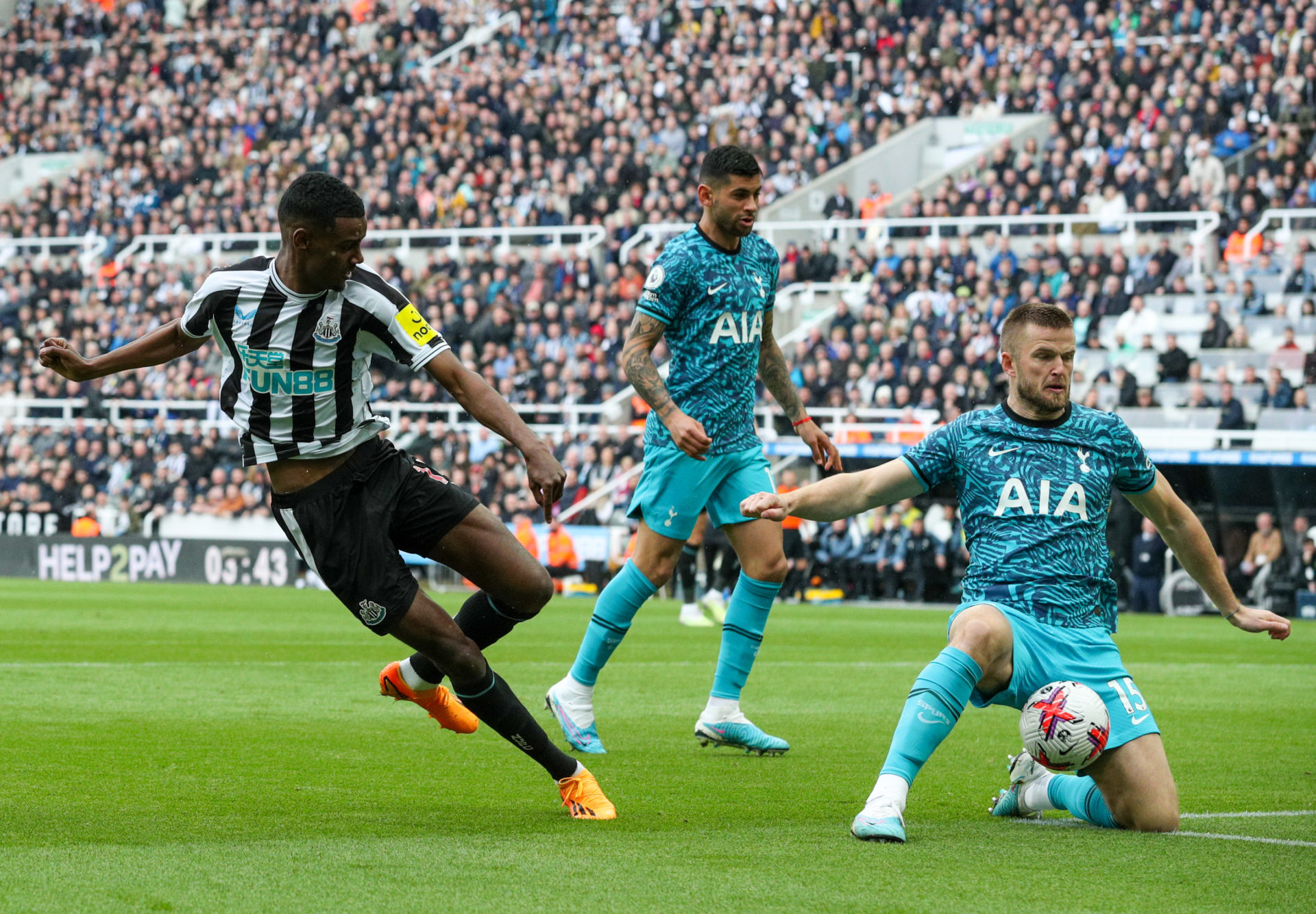Newcastle United v Tottenham Hotspur - Premier League