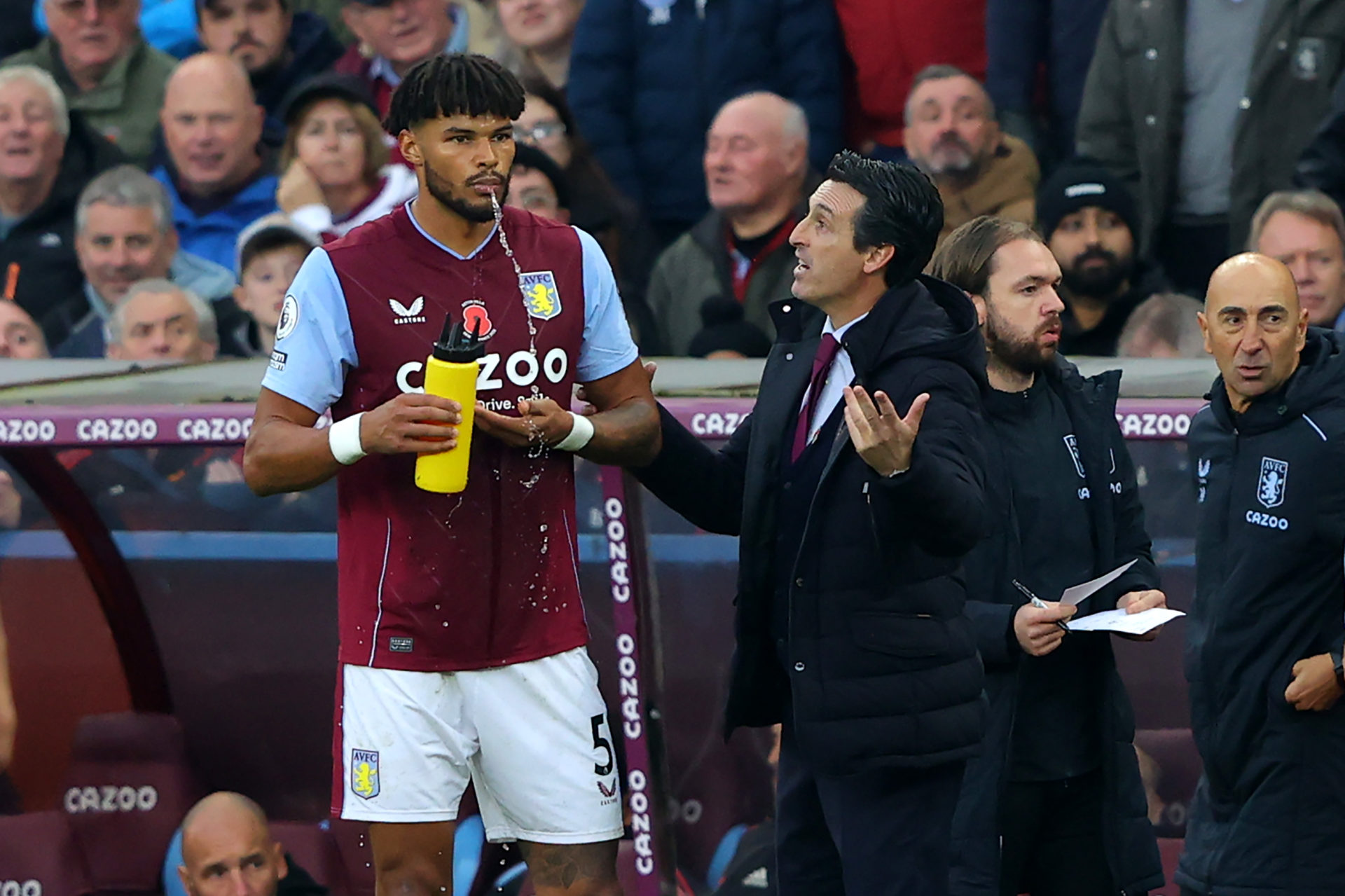 Aston Villa v Manchester United - Premier League