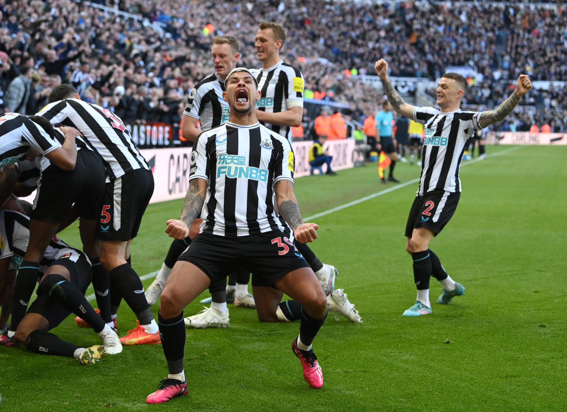 Newcastle United v Manchester United - Premier League