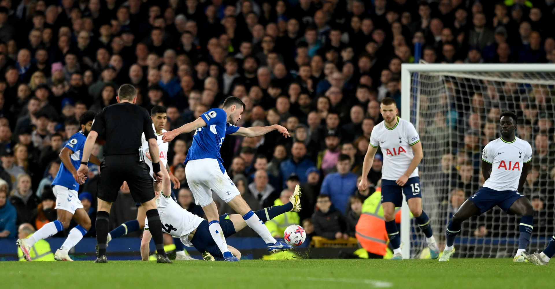 Amadou Onana Michael Keane Everton