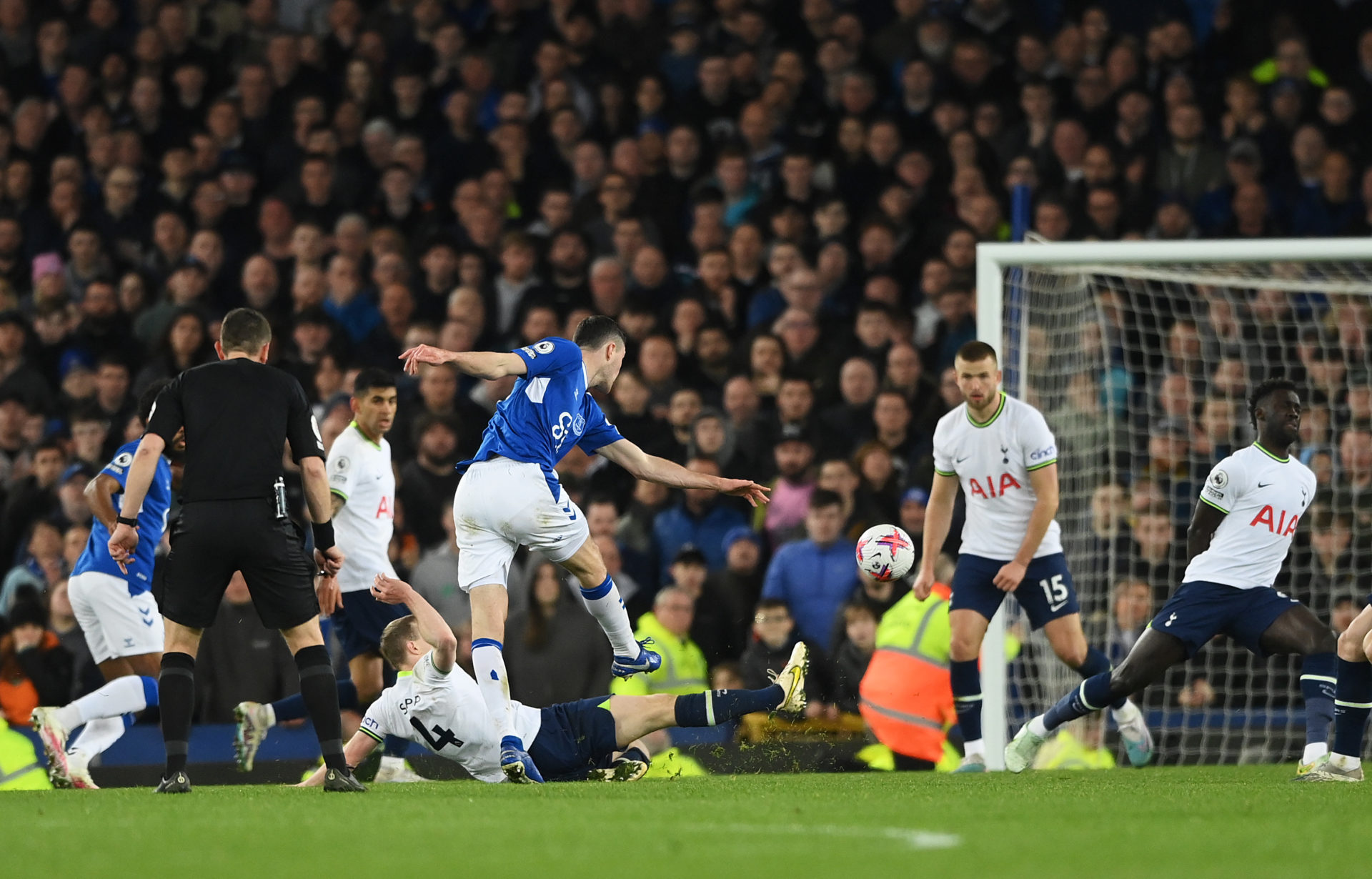 Everton FC v Tottenham Hotspur - Premier League