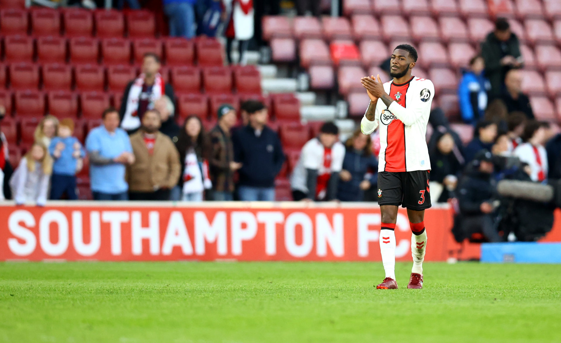 Southampton FC v Manchester City - Premier League