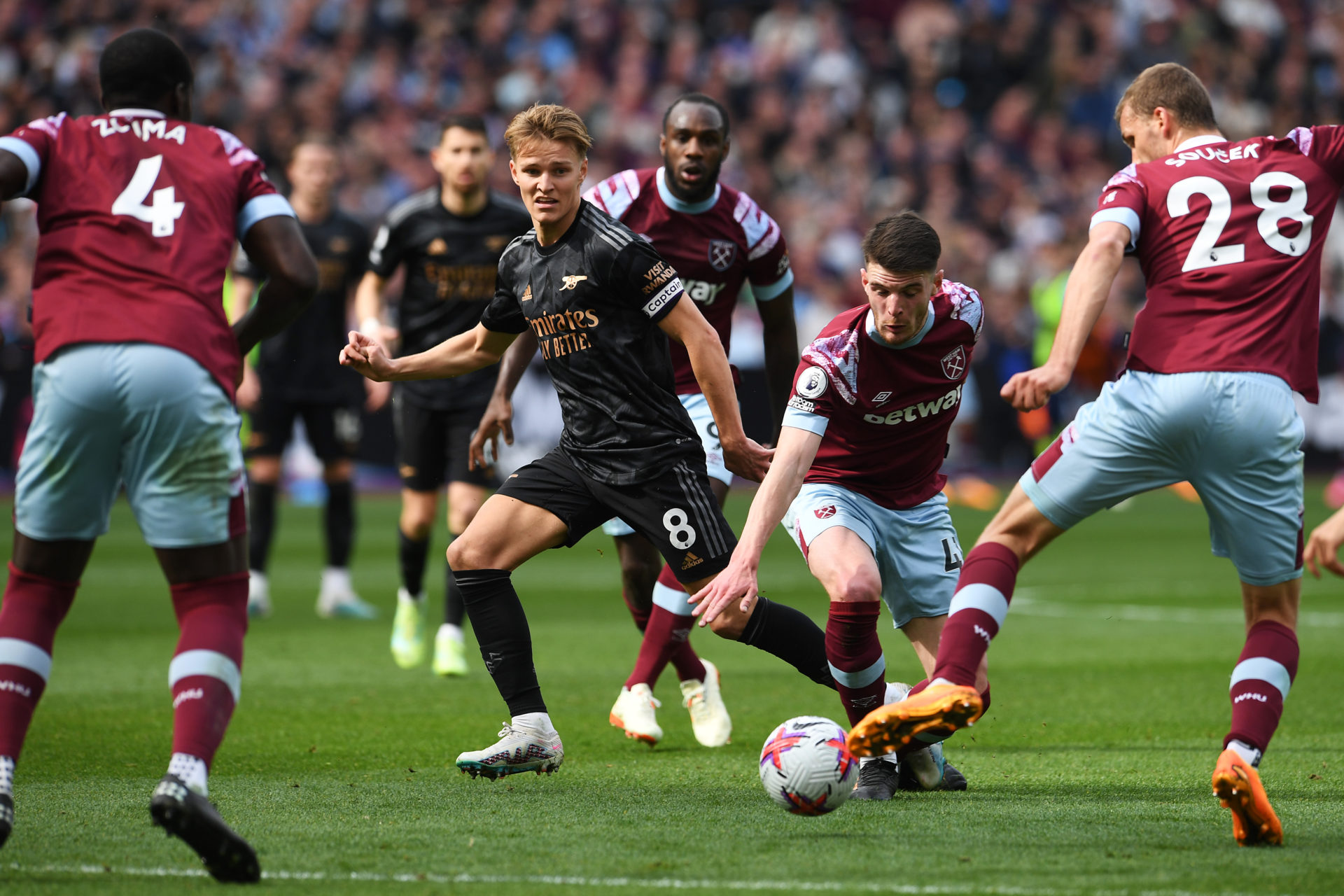 Photo: Declan Rice Gets Arsenal Shirt Signed By 24-year-old After Draw