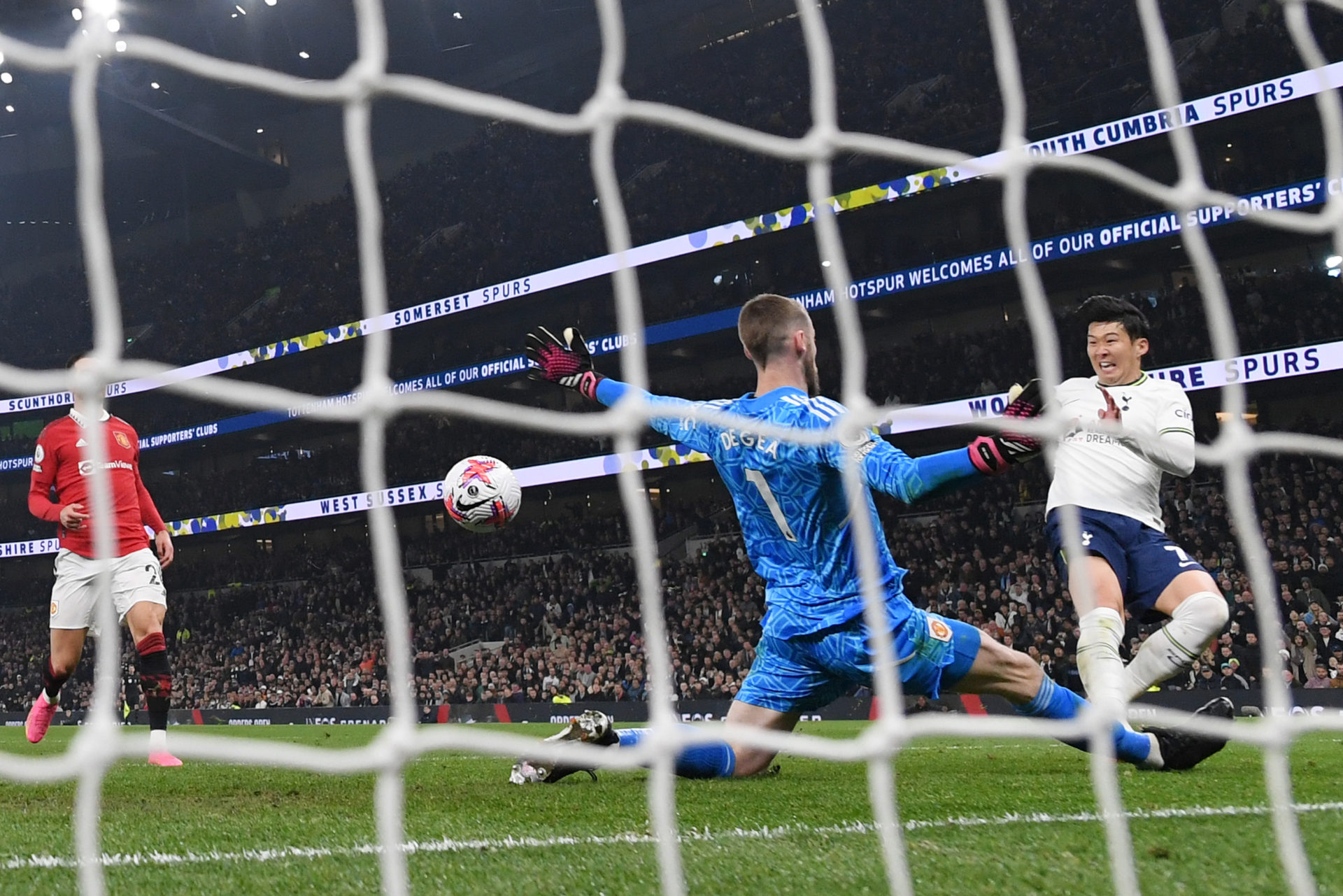 Tottenham Hotspur v Manchester United - Premier League