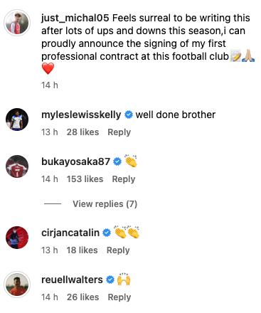 Bukayo Saka congratulates Michal Rosiak on professional contract