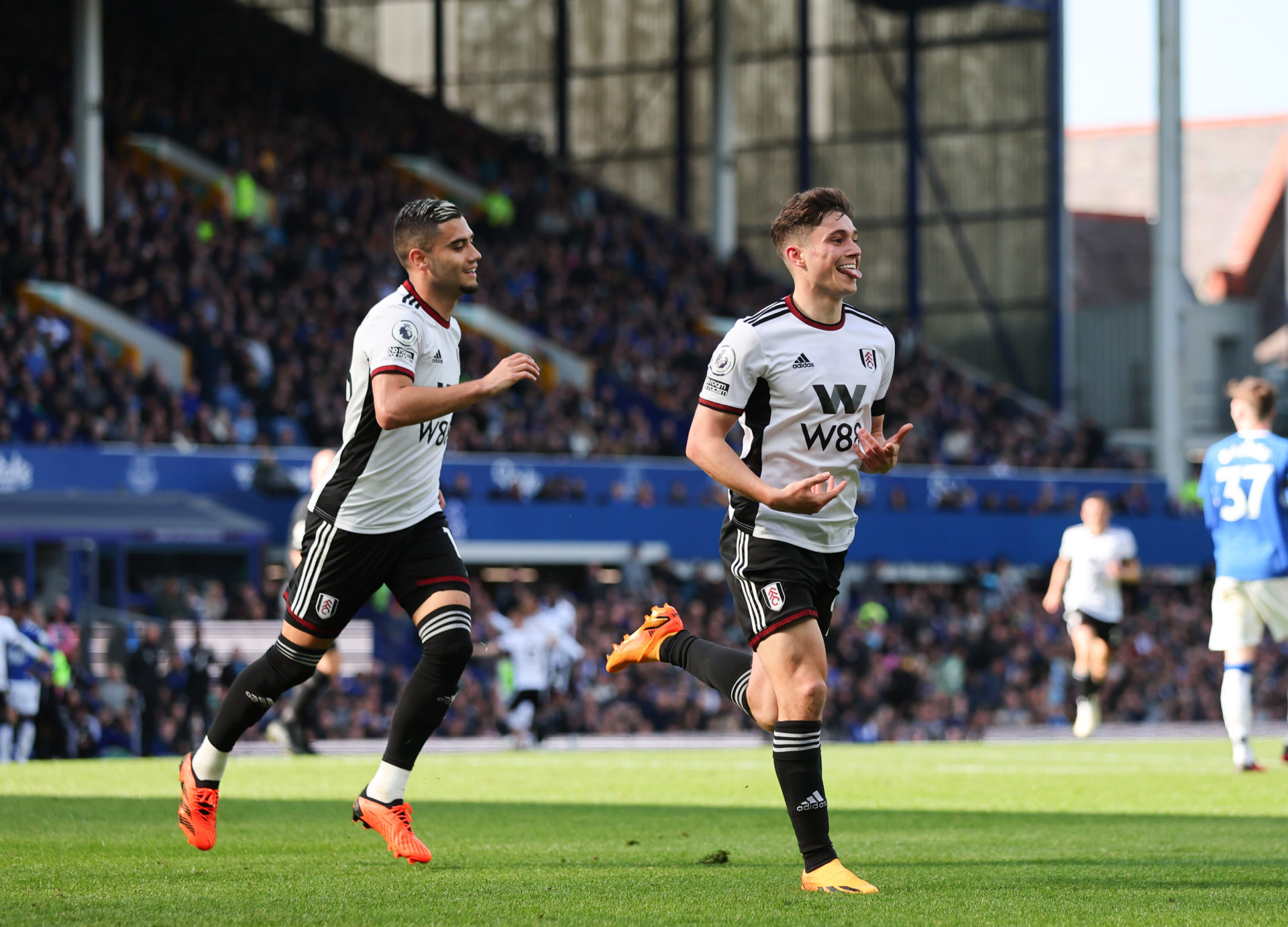 Everton FC v Fulham FC - Premier League