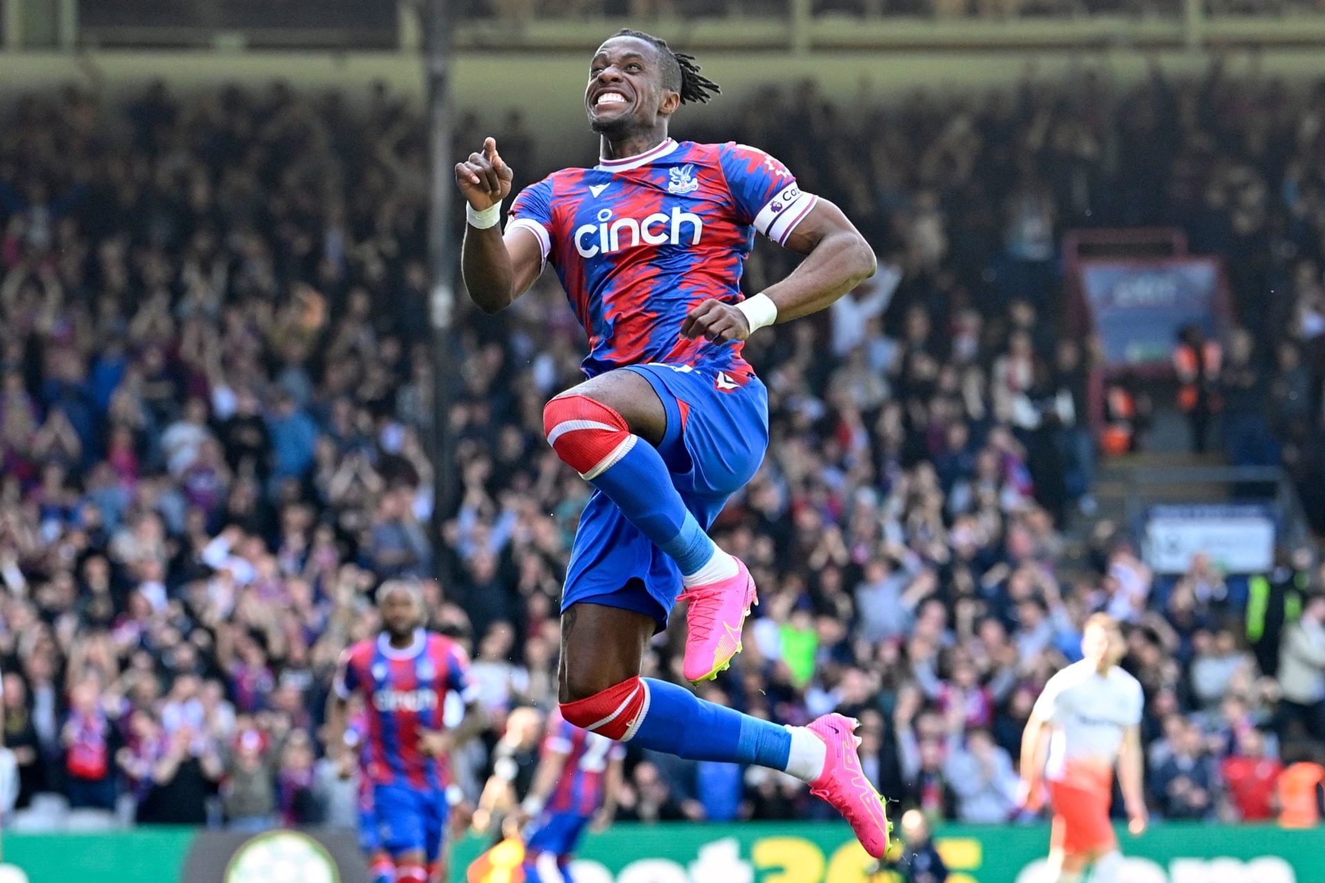 TOPSHOT-FBL-ENG-PR-CRYSTAL PALACE-WEST HAM