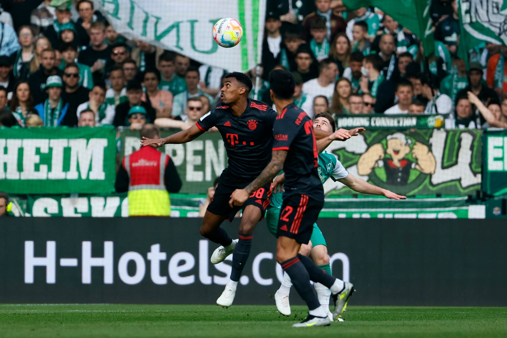 SV Werder Bremen v FC Bayern München - Bundesliga