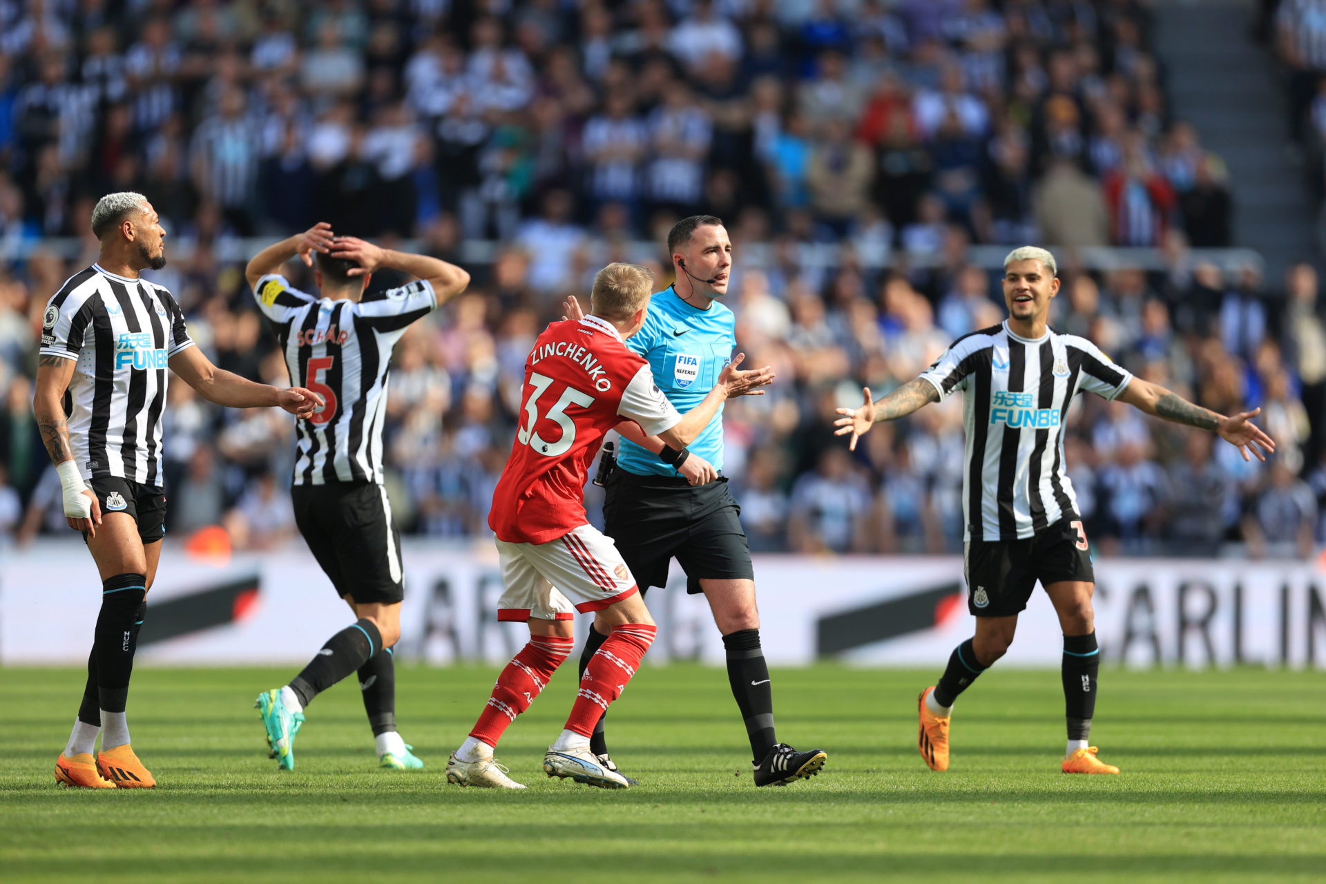 Newcastle United v Arsenal FC - Premier League