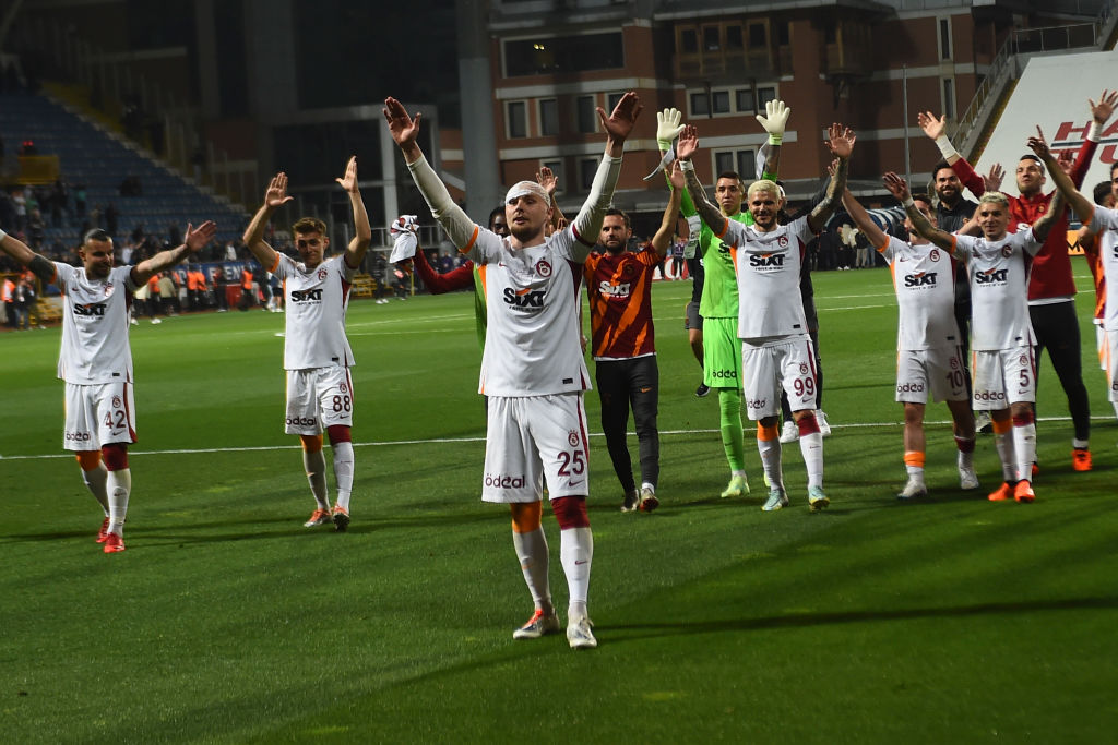 Istanbulspor AS v Galatasaray - Super Lig