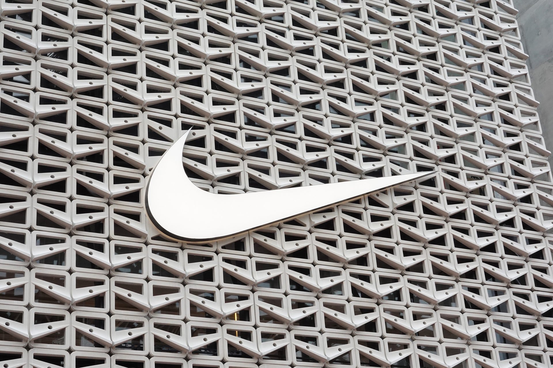 Nike's Quarterly Earnings Surpasses Expectations