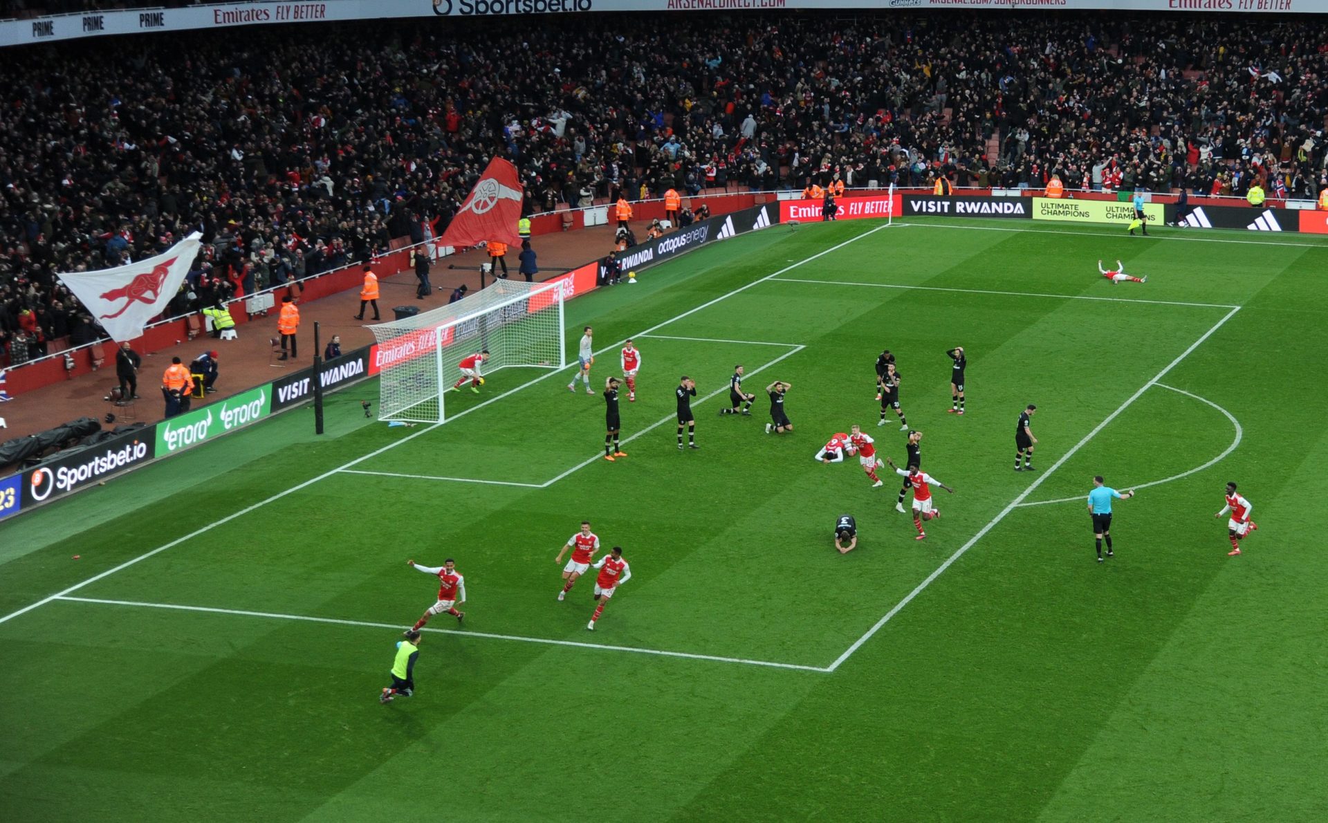 Arsenal FC v AFC Bournemouth - Premier League