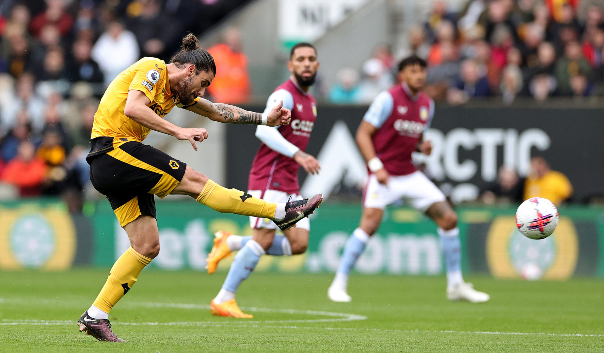 Wolverhampton Wanderers v Aston Villa - Premier League
