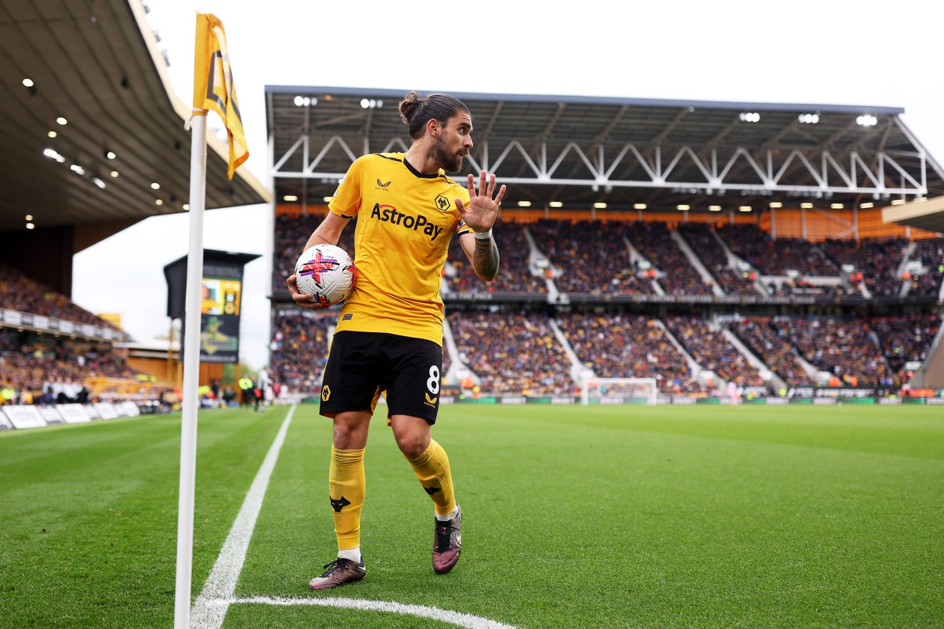 Wolverhampton Wanderers v Aston Villa - Premier League