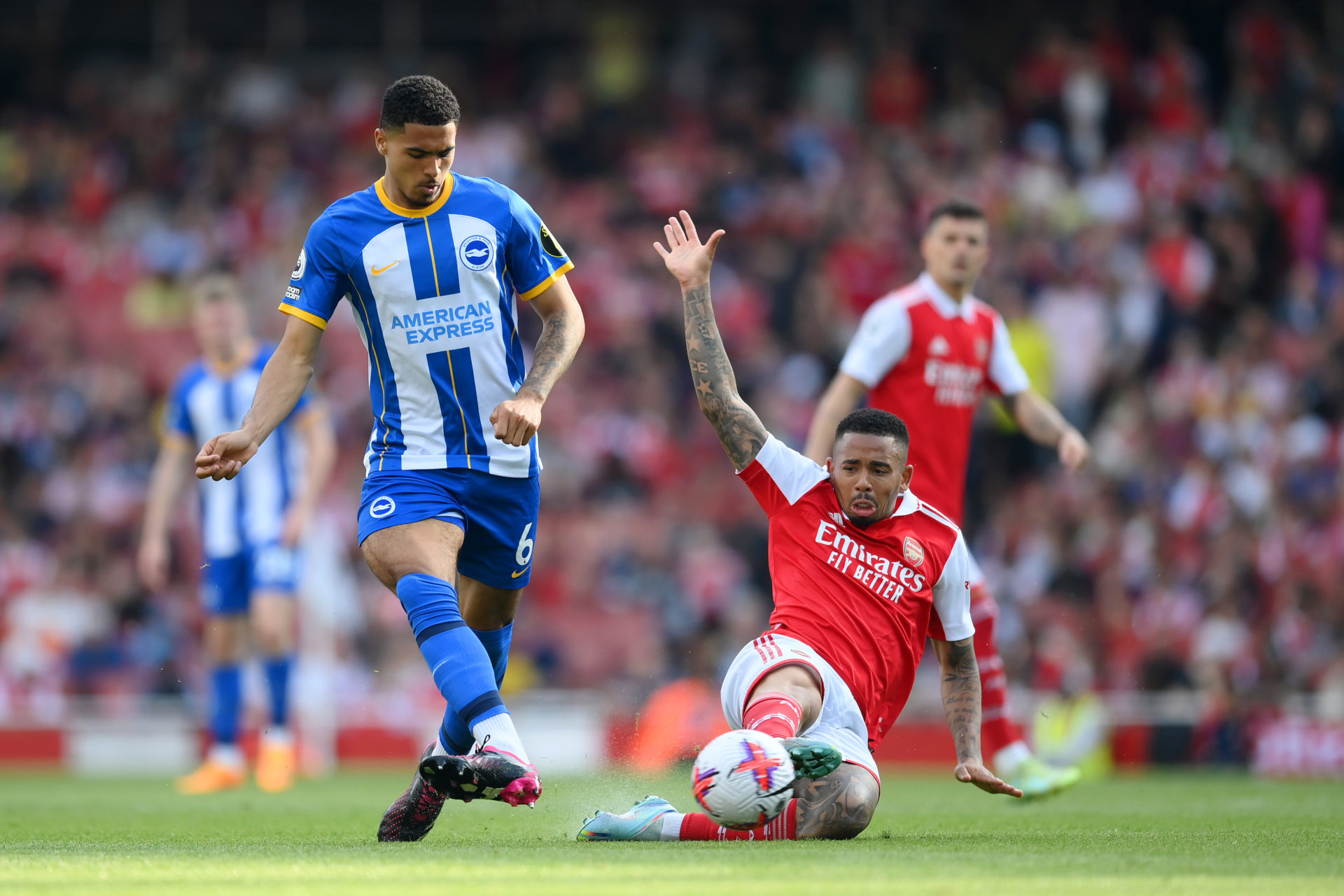 Premier League pundit slams Jakub Kiwior for stopping during Arsenal v Brighton