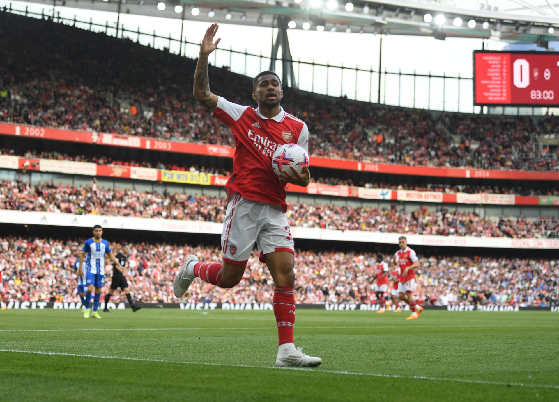 Arsenal FC v Brighton & Hove Albion - Premier League